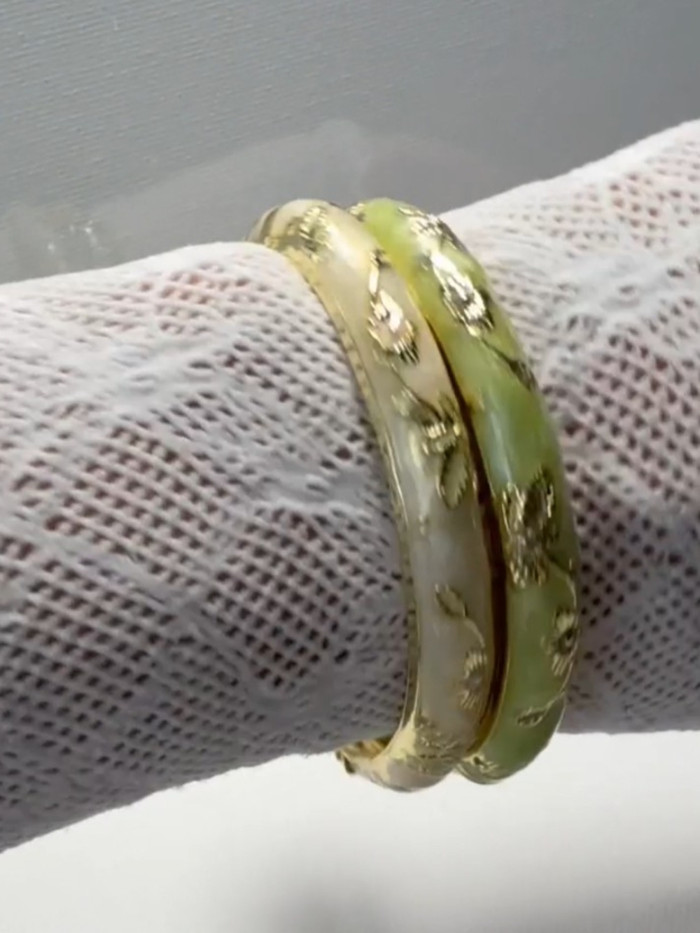 Floral Enamel Bangle Set in Cream and Light Green - Picture 3 of 12